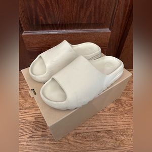 Bone Yeezy slides